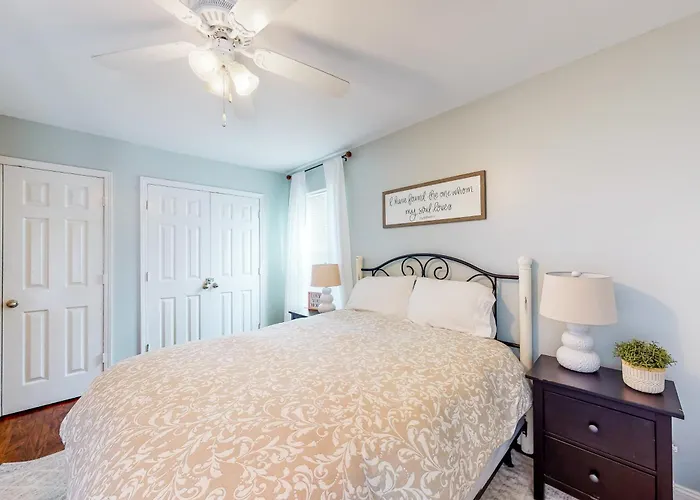 Colony Club U4 - Southern Gulf Charm
