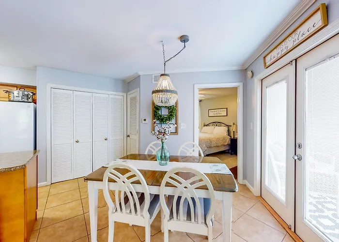 Colony Club U4 - Southern Gulf Charm Apartment