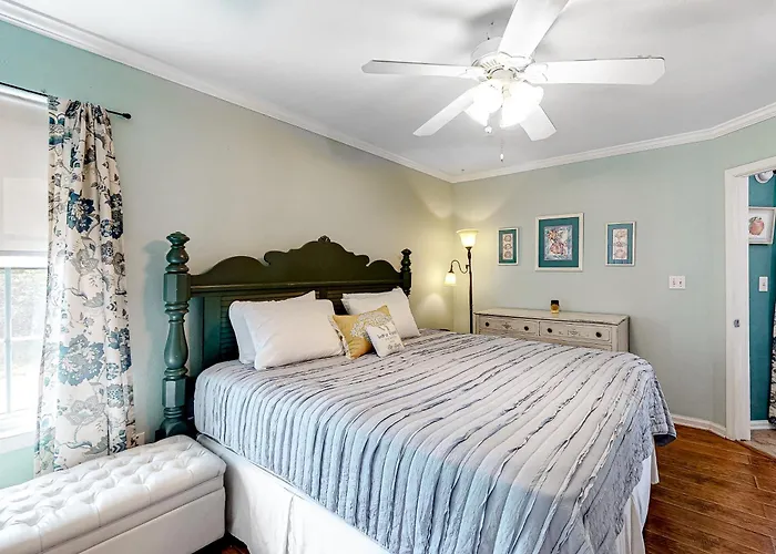 Colony Club U4 - Southern Gulf Charm