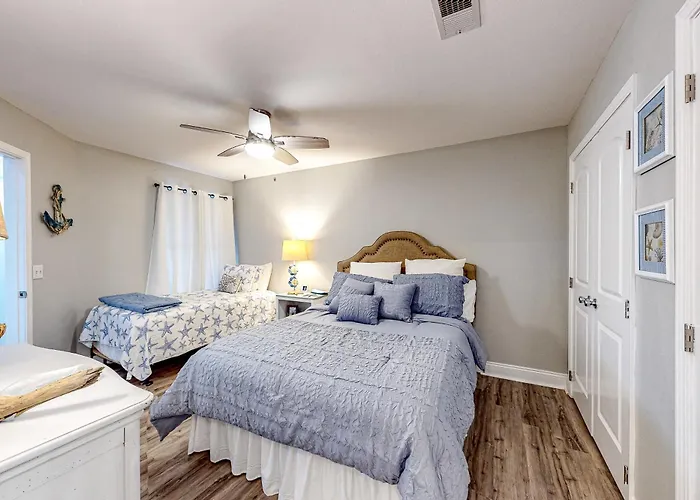 Colony Club U4 - Southern Gulf Charm *